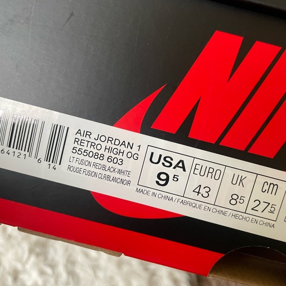 Nike | Air Jordan 1 Retro High OG - Picture 8 of 8